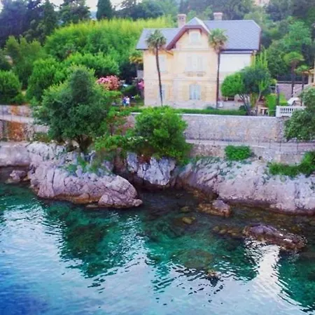 By The Sea Apartment