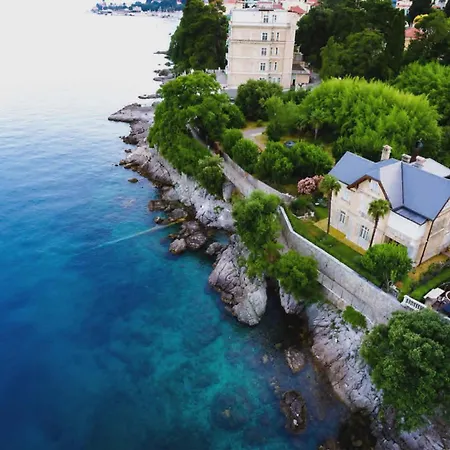 By The Sea Apartment